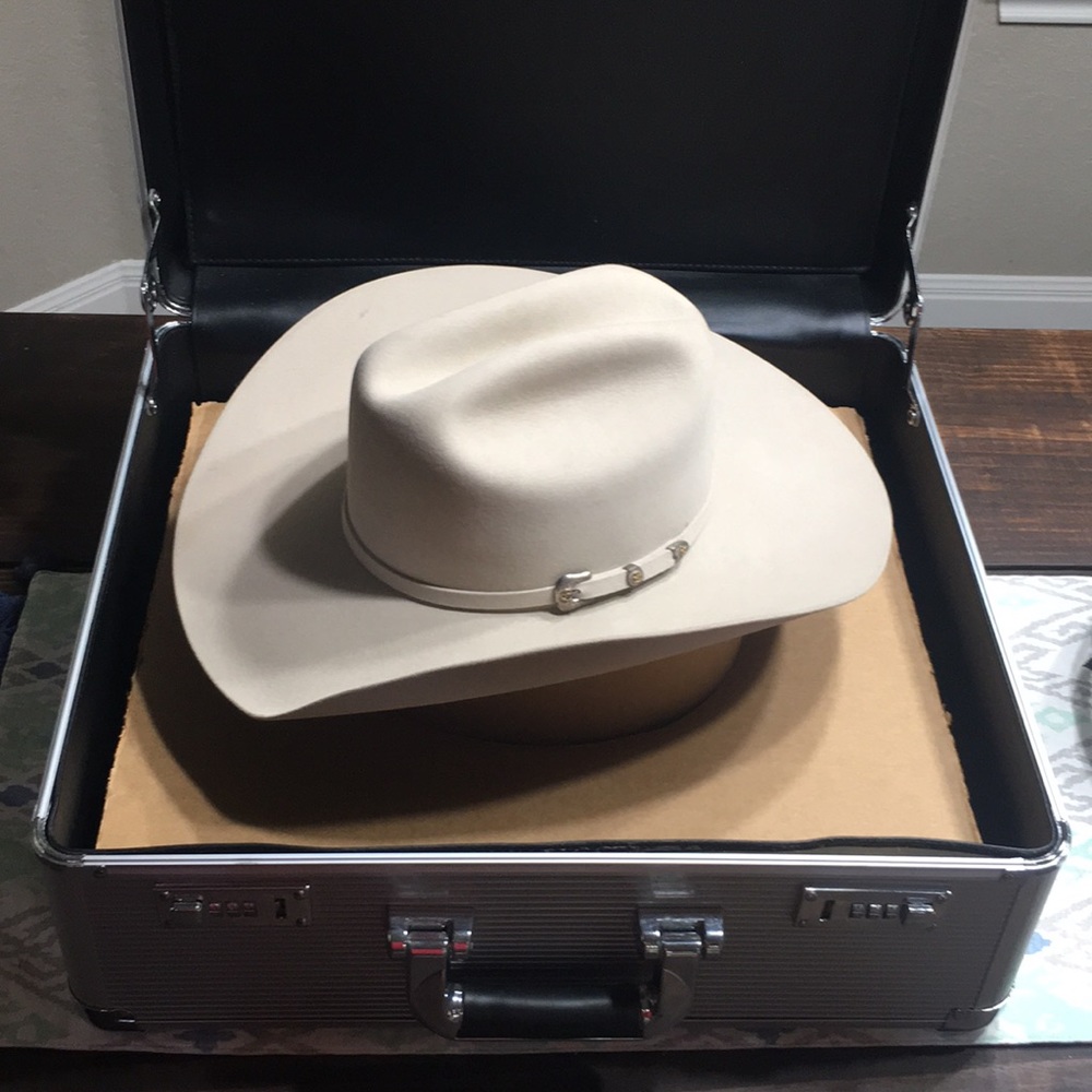 Aluminum Cowboy hat travel case